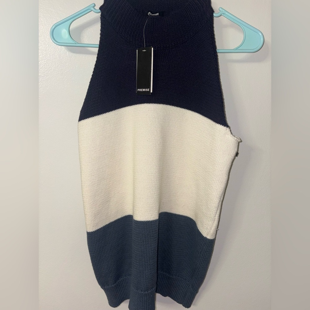 Premise Women's mock neck sleeveless pullover Navy and White Color Block Sweater